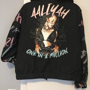 R&B Singer Aaliyah black hoodie windbreaker zip up jacket size medium